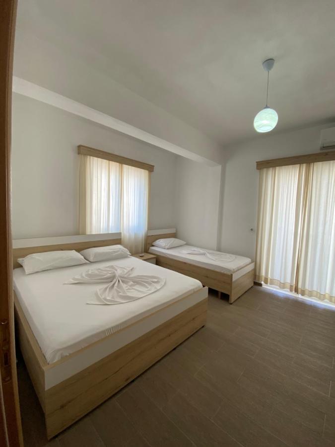 Hotel Andrea Sarande Exterior photo