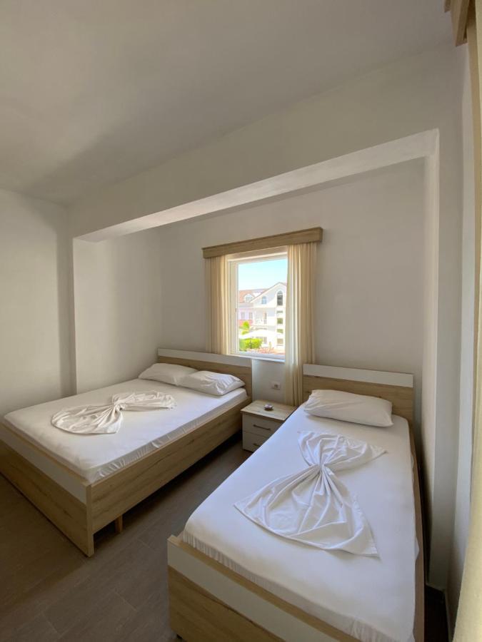 Hotel Andrea Sarande Exterior photo