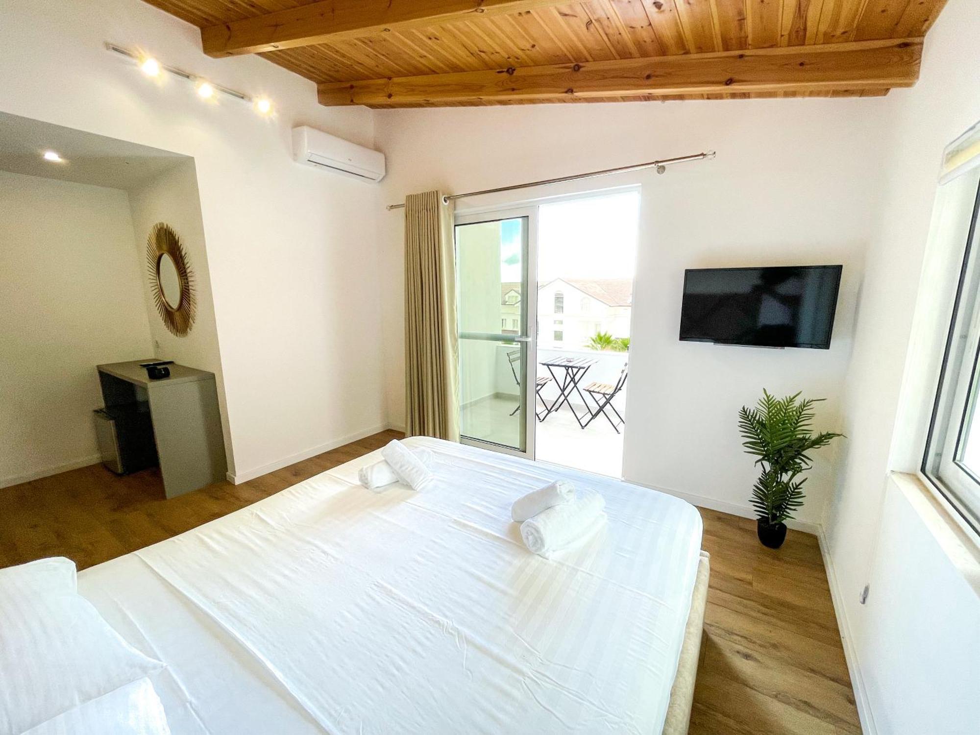 Hotel Andrea Sarande Exterior photo